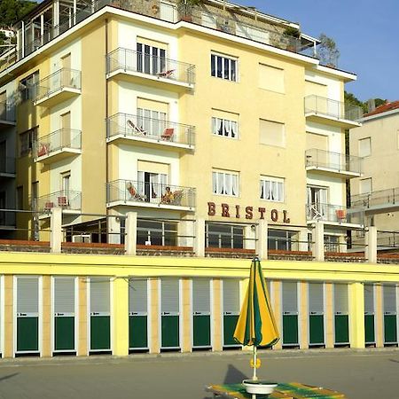 Hotel Bristol 莱圭利亚 外观 照片