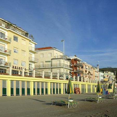 Hotel Bristol 莱圭利亚 外观 照片